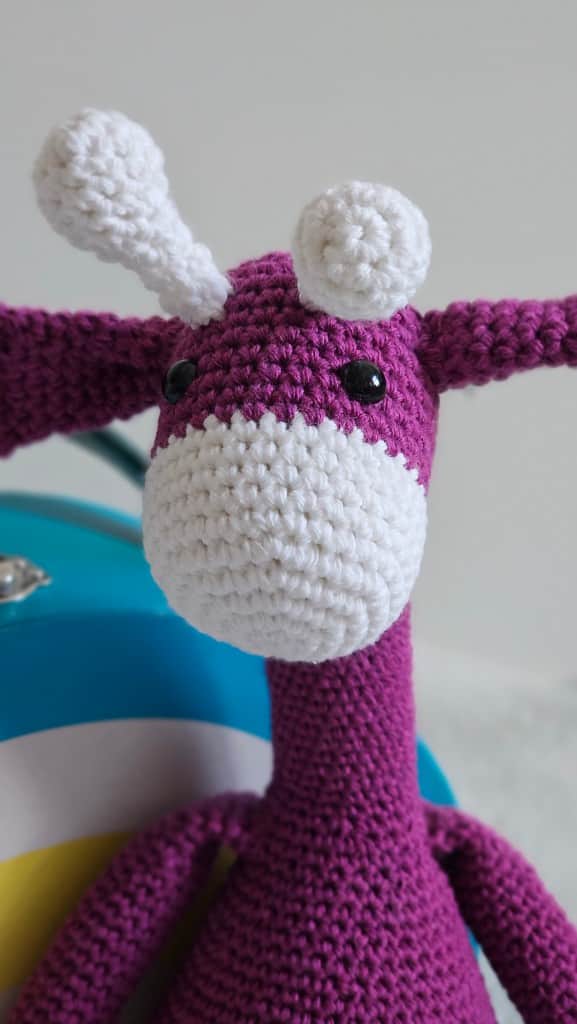 Tamborēta žirafīte 