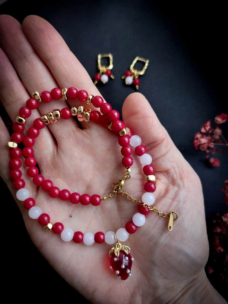 Komplekts zemeņu kaklarota + auskari 2in1