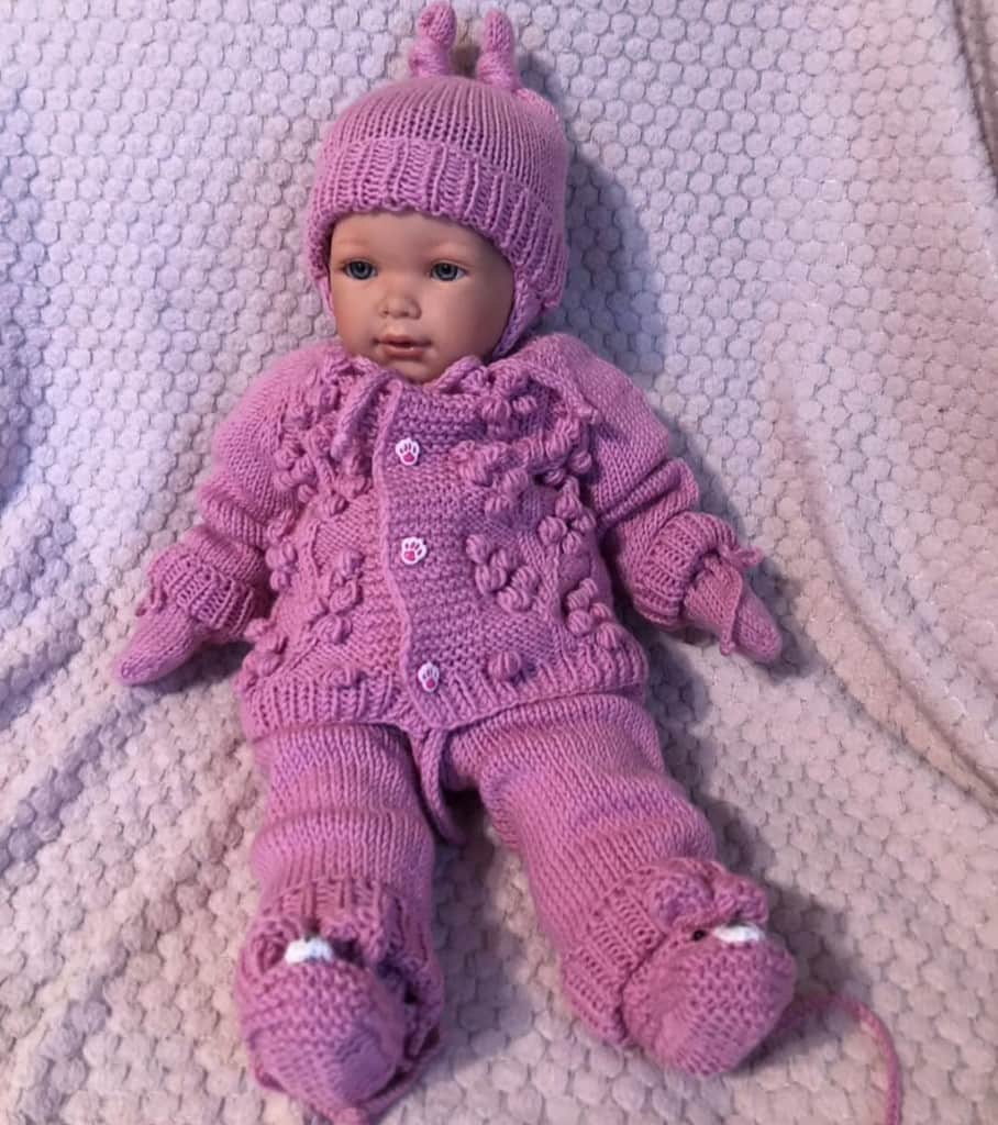 Komplektiņš mazulim - jaciņa, bikses, cepurīte, zeķes, cimdiņi