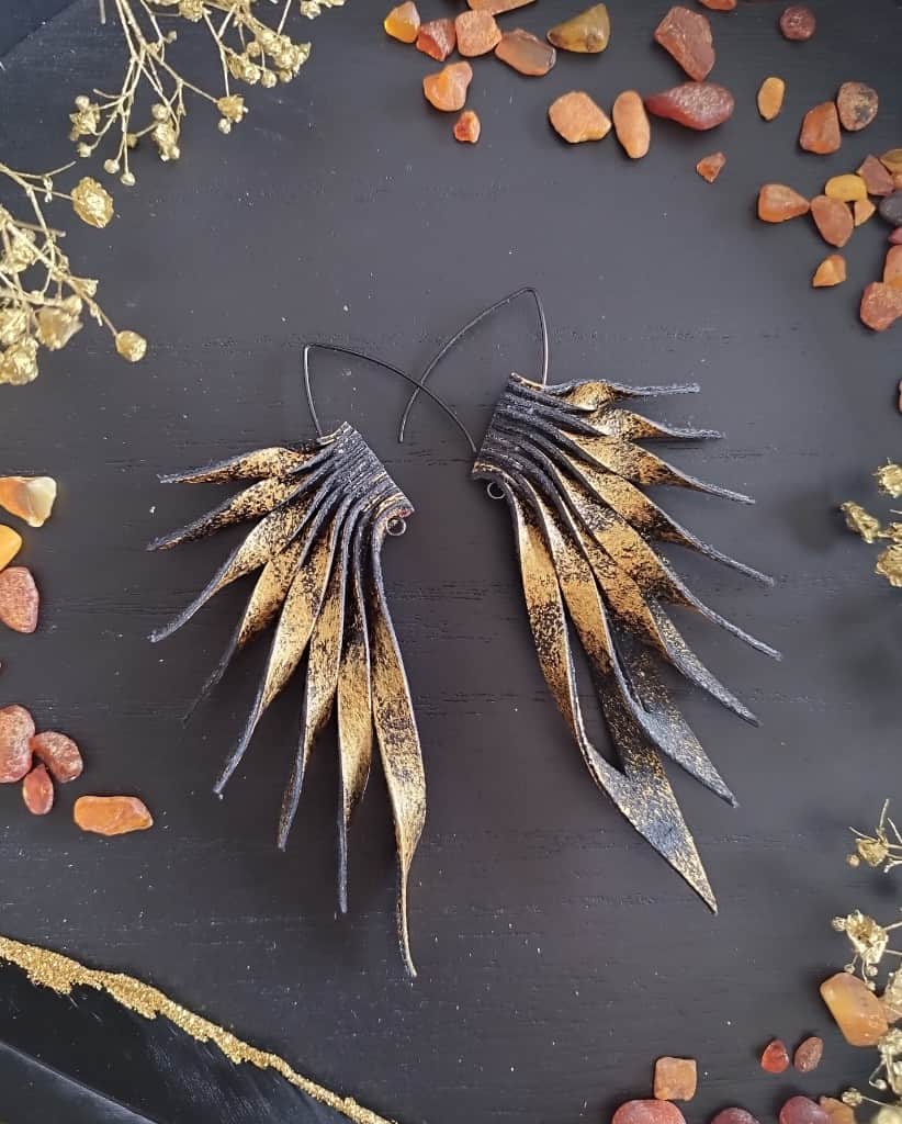 Ādas auskari "Valkīras spārni" ar zeltu