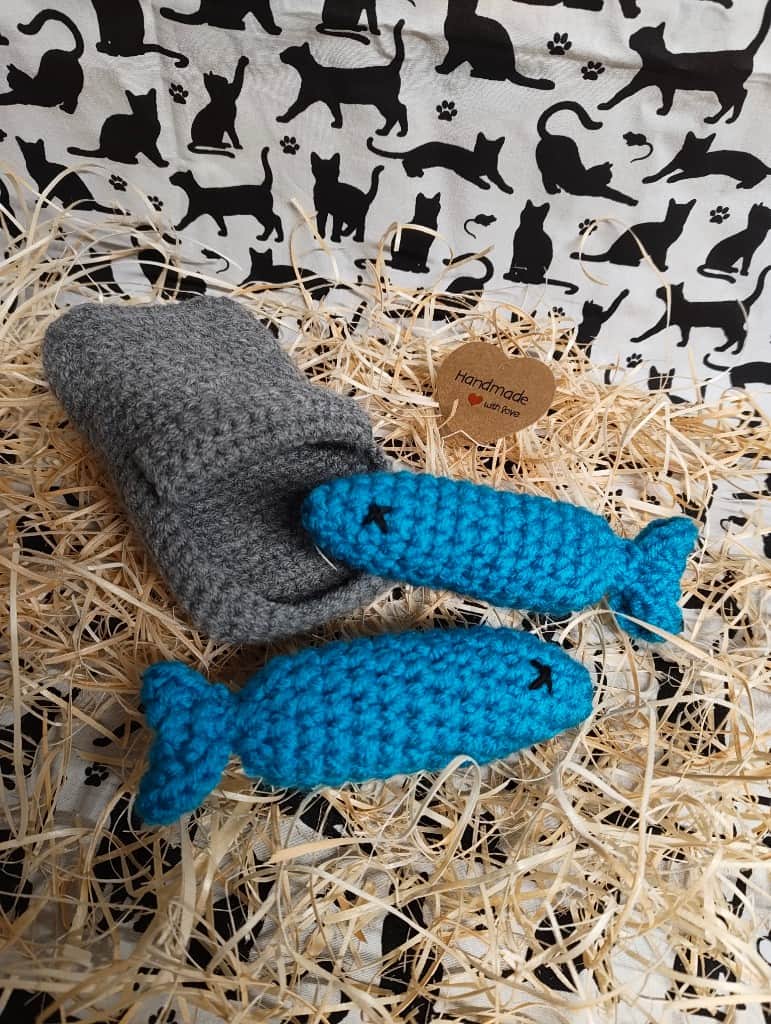 Kaķu rotaļlietu komplekts - Zivtiņas bundžā.