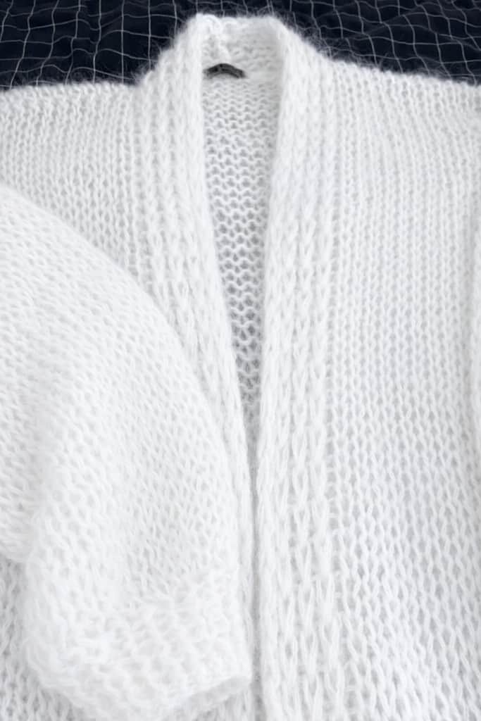 Balta garā mohēras jaka