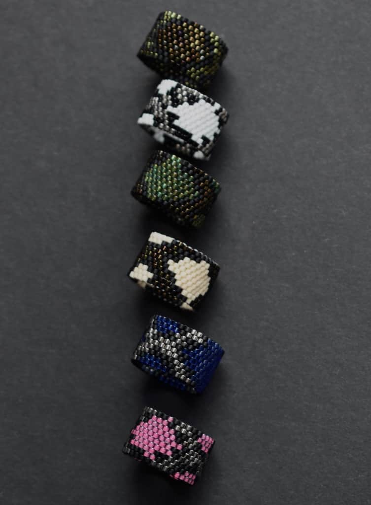 Gredzeni čūskas rakstā