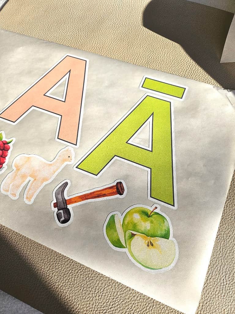 Līmpapīra uzlīmes "Alfabēts"