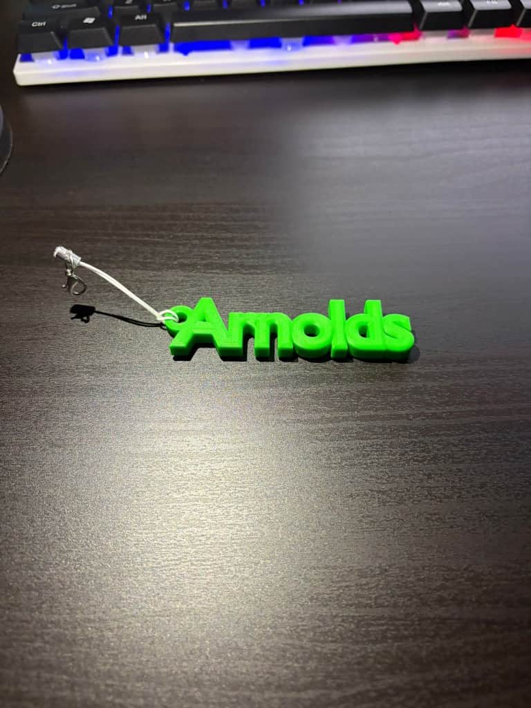 Oriģināla dāvana – individuāls atslēgu piekariņš ar jebkuru vārdu