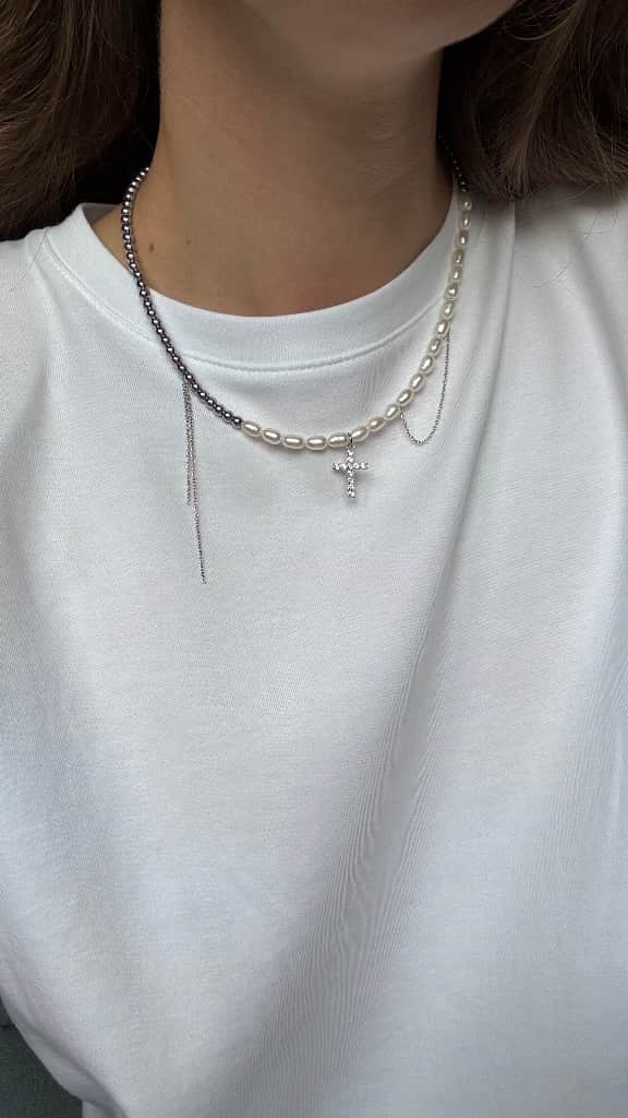 Upes pērļu kaklarota un auskari 