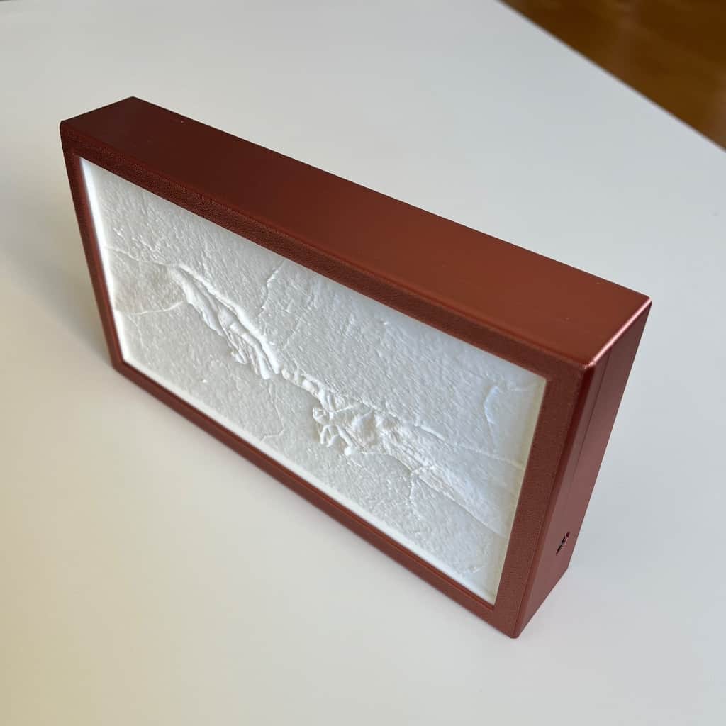 Mikelandželo darba “Ādama radīšana” fragmets - “Rokas” lampa