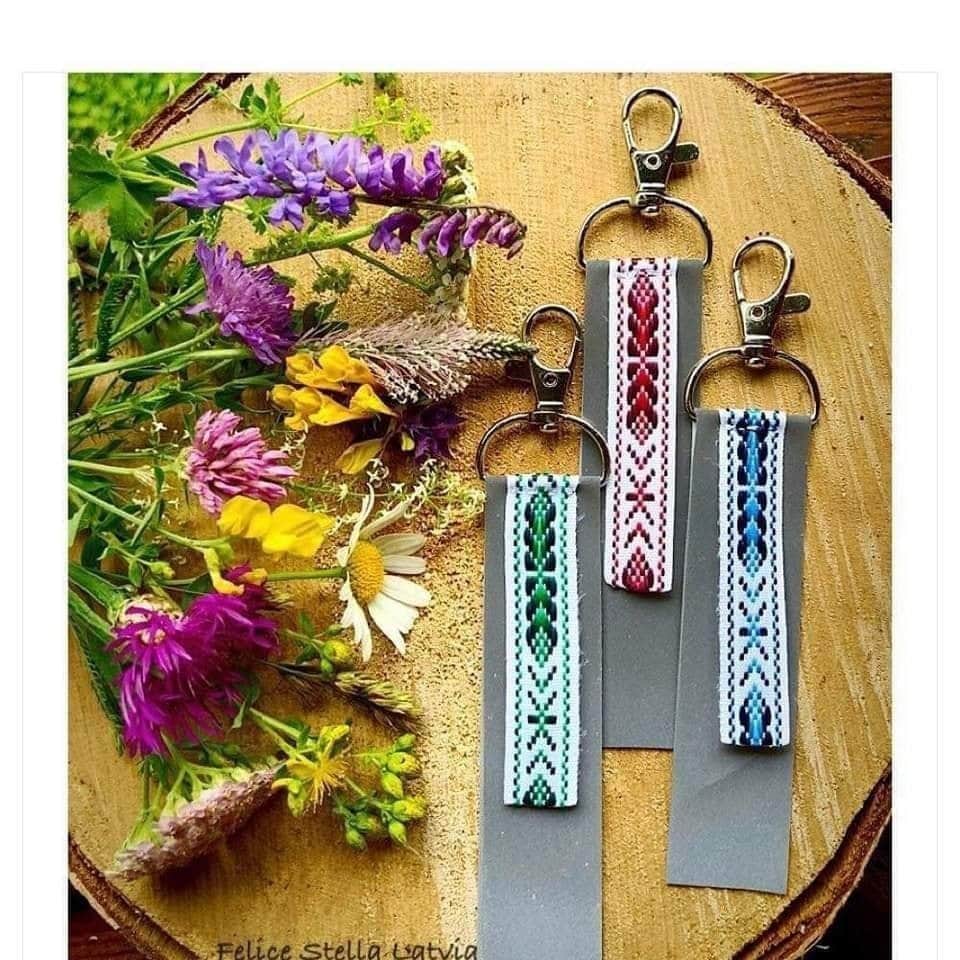 Atstarotājs ar etnogrāfisko lentu