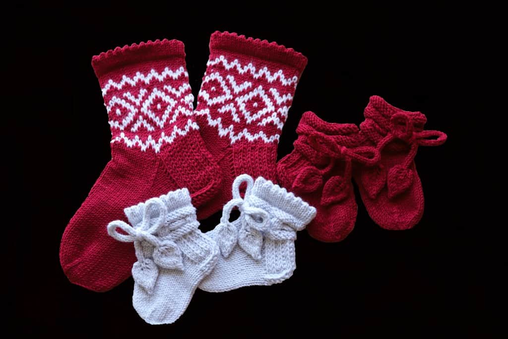 Adītas zeķes un zeķītes