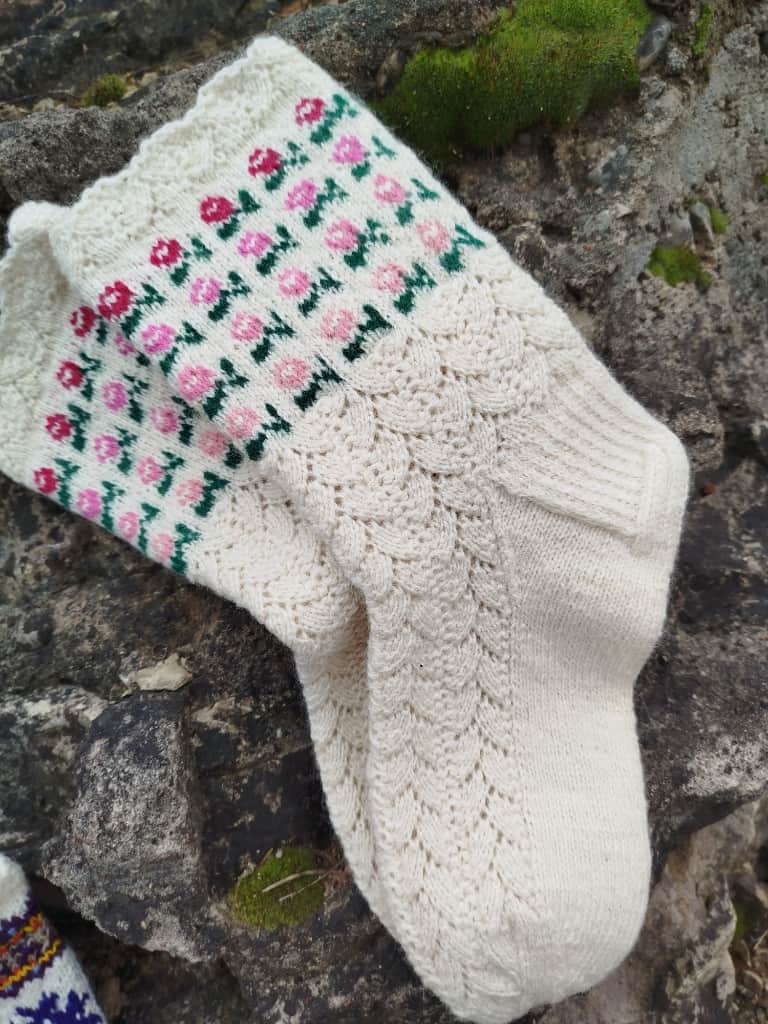 Zeķes ar puķītēm