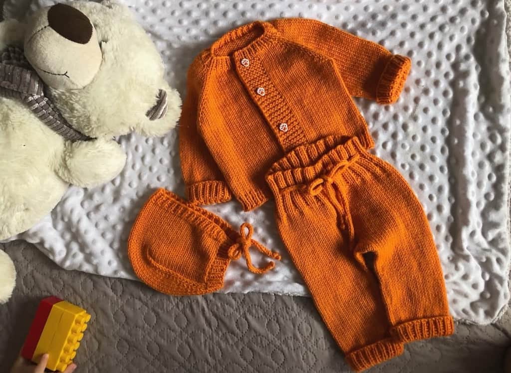 Adīts komplektiņš mazulim