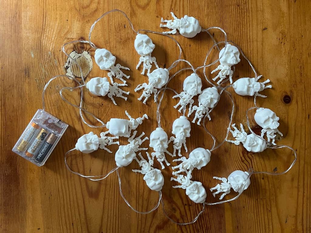 LED virtene ar 20 skeletiem – 3D printēts, Helovīnu dekors