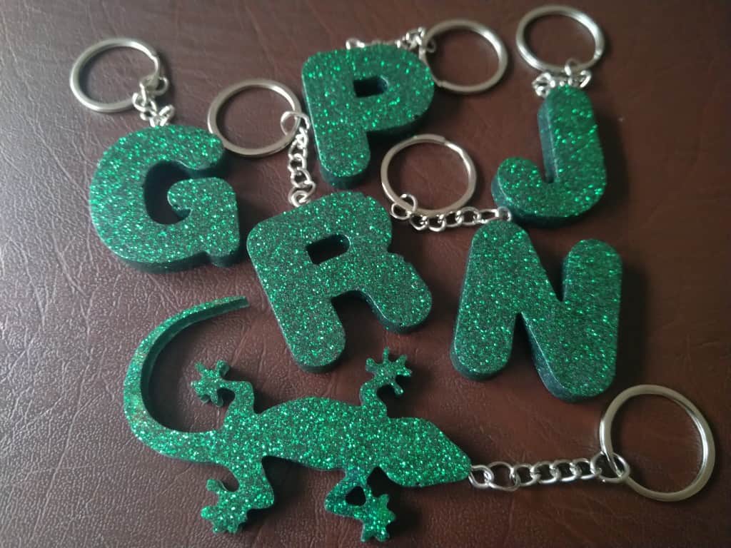 Atslēgu piekariņš burtiņš