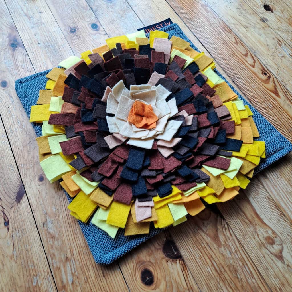 Paklājiņš suņiem gardumu meklēšanai "Saulespuķe"