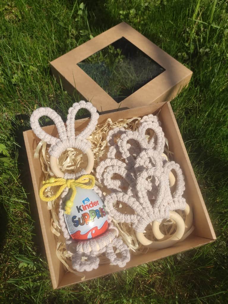 Lieldienu dekors, olu un salvēšu turētāji