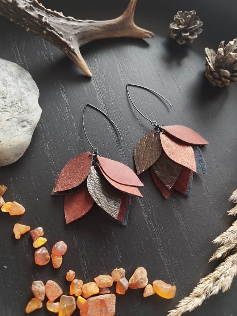 Ādas "Lielo lapu auskari"