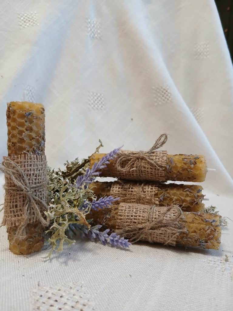 Sveces Bišu vaska ar lavandas ziediem