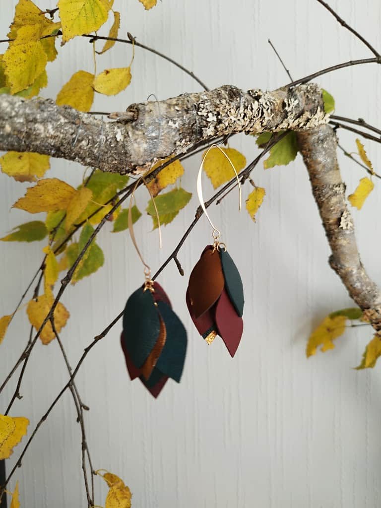 Ādas "Lielo lapu auskari"