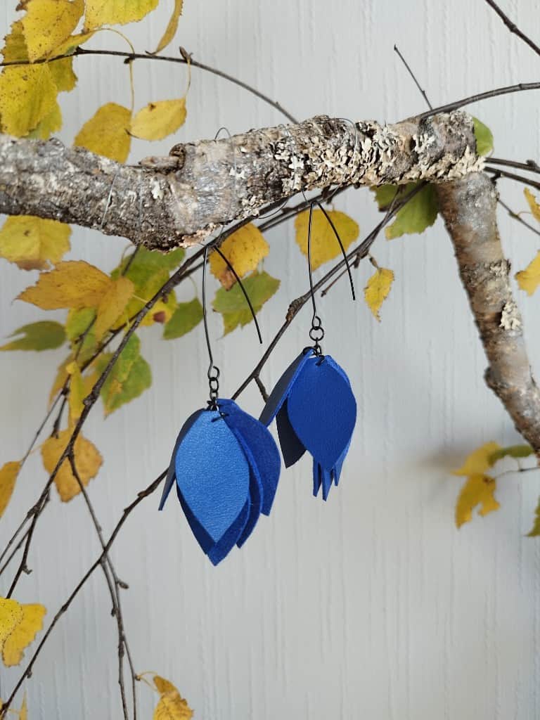 Ādas "Lielo lapu auskari"