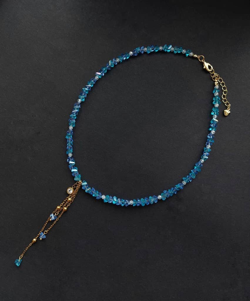 Zila stikla kristālu kaklarota