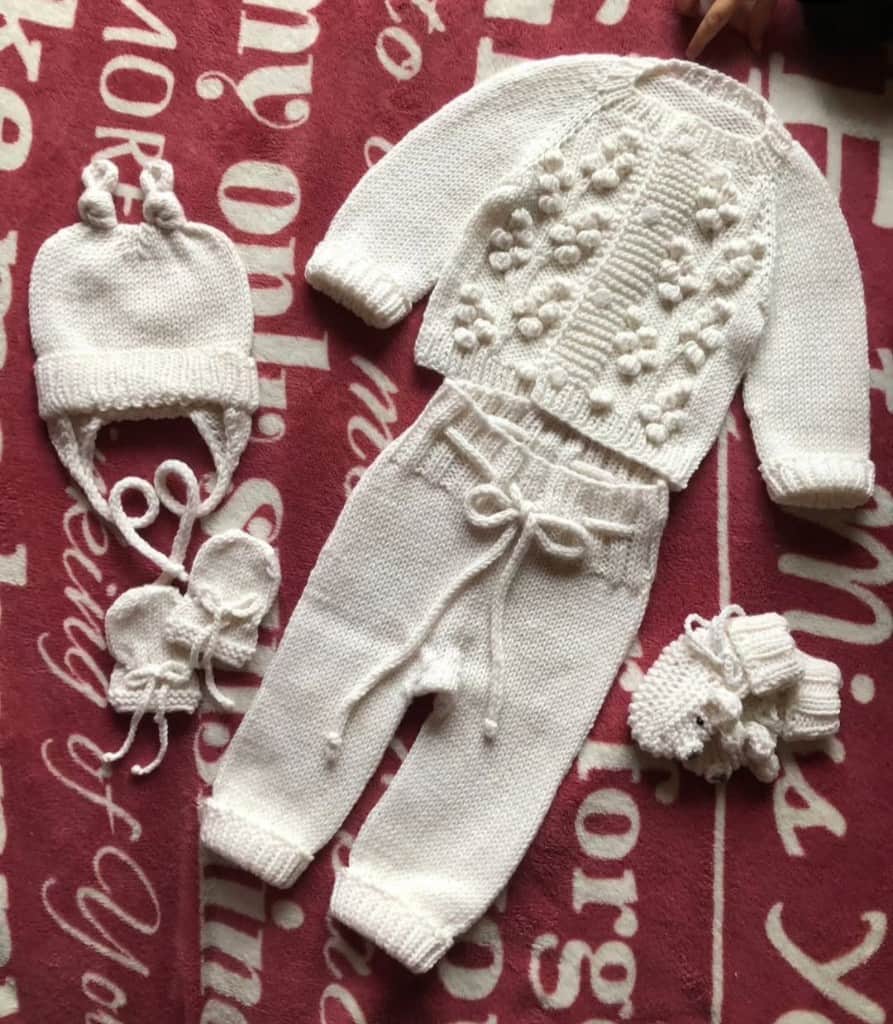 Komplektiņš mazulim - jaciņa, bikses, cepurīte, zeķes, cimdiņi