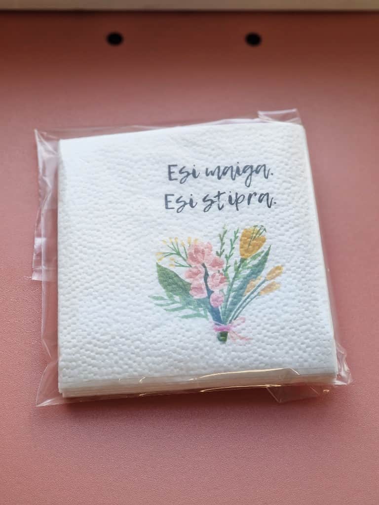 Papīra salvetes ar apdruku "Ziedi un vārdi" (20 gab.)