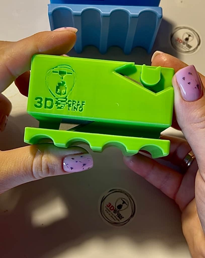 Kartona griezējs - strēmeļu izgatavotājs