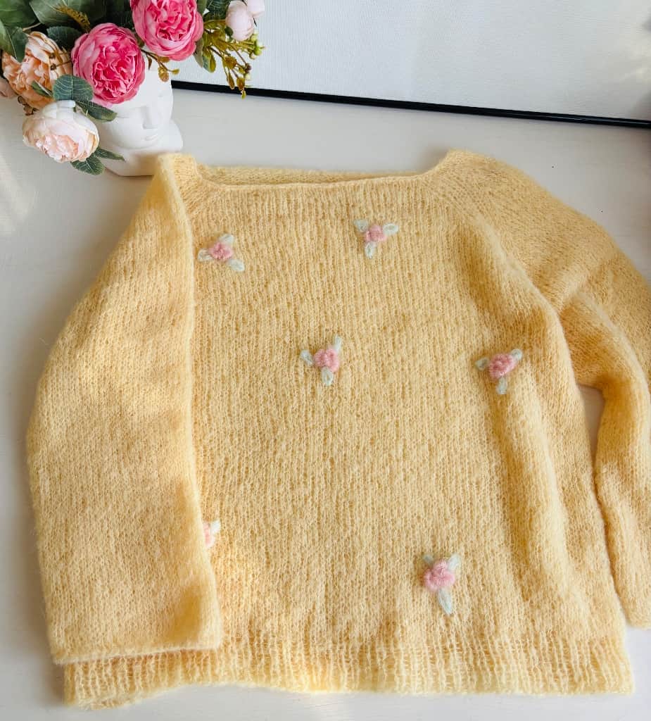 Saulains adīts ikdienas džemperis.