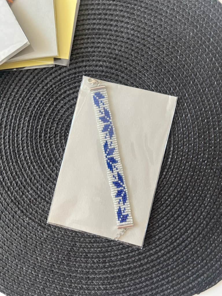 Latviešu etnogrāfiskās zīmes rokassprādzes