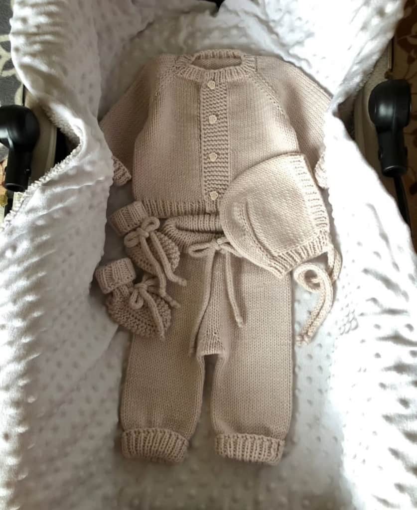 Adīts komplektiņš mazulim