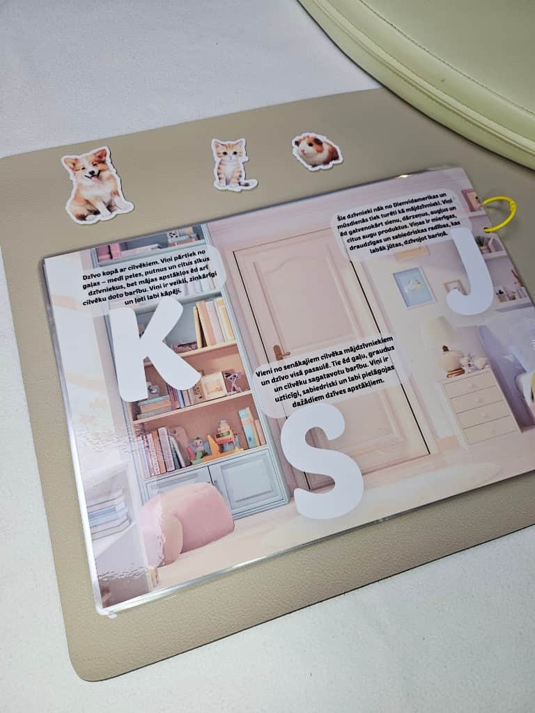 Lipekļu grāmata "Dzīvnieku burtiņi"