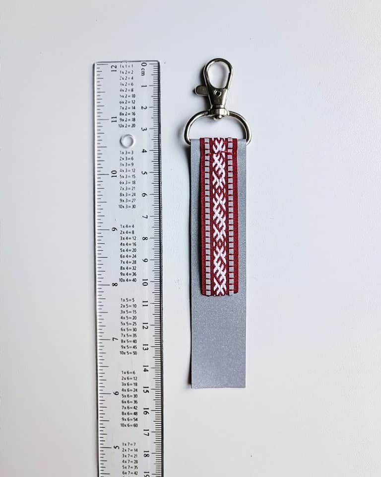 Atstarotājs ar etnogrāfisko lentu