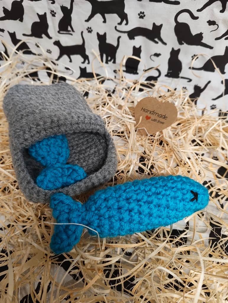 Kaķu rotaļlietu komplekts - Zivtiņas bundžā.