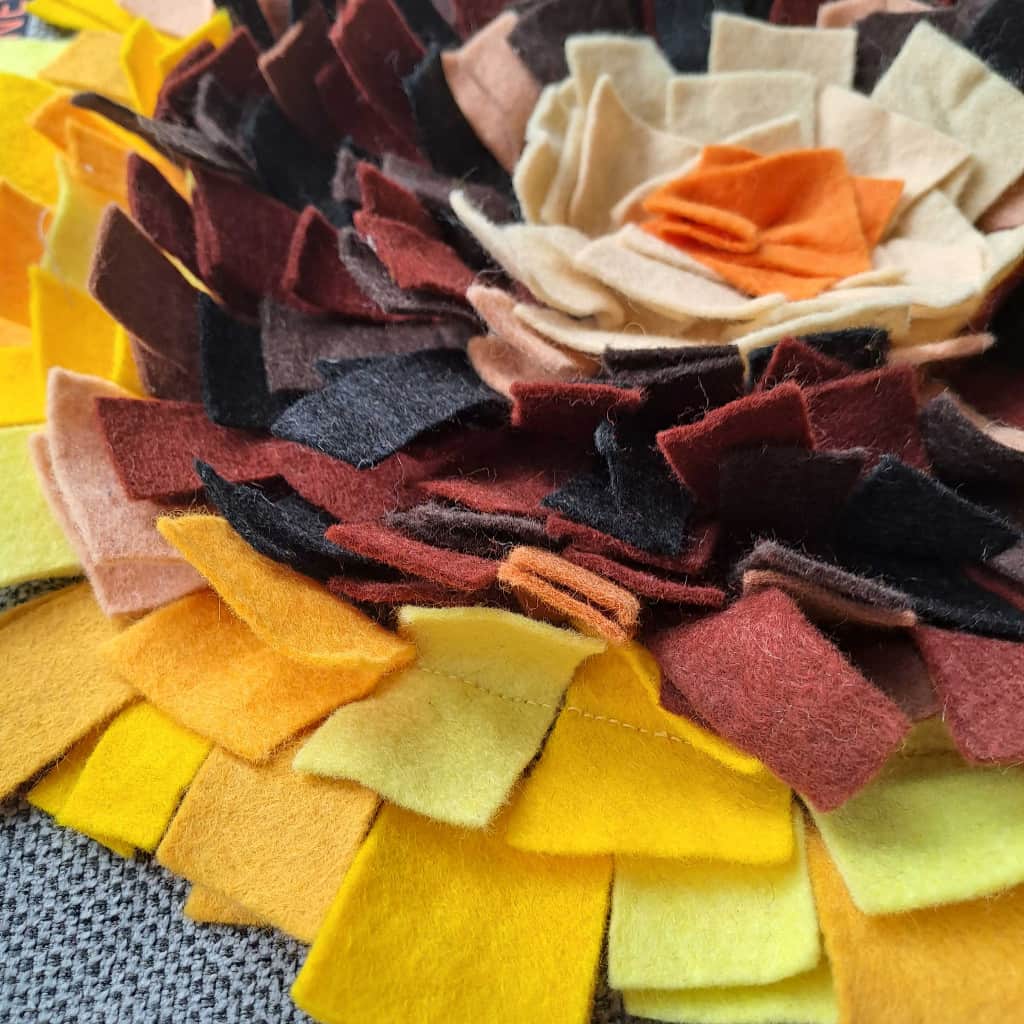 Paklājiņš suņiem gardumu meklēšanai "Saulespuķe"