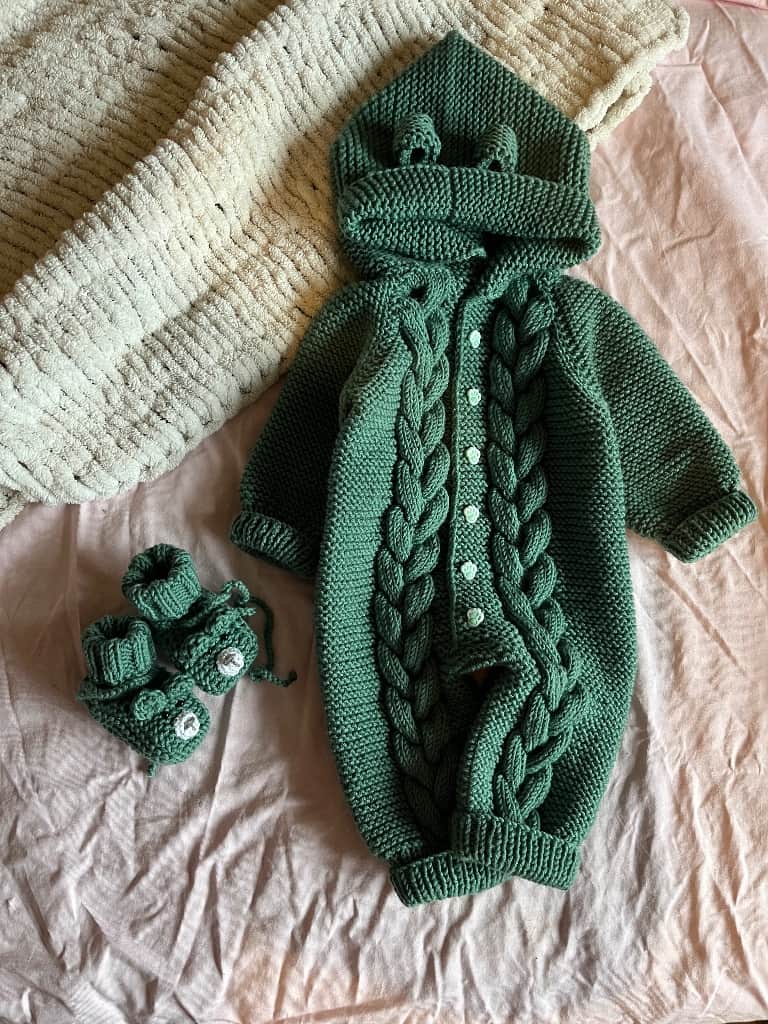 Kombinezoniņš ar pīnīti