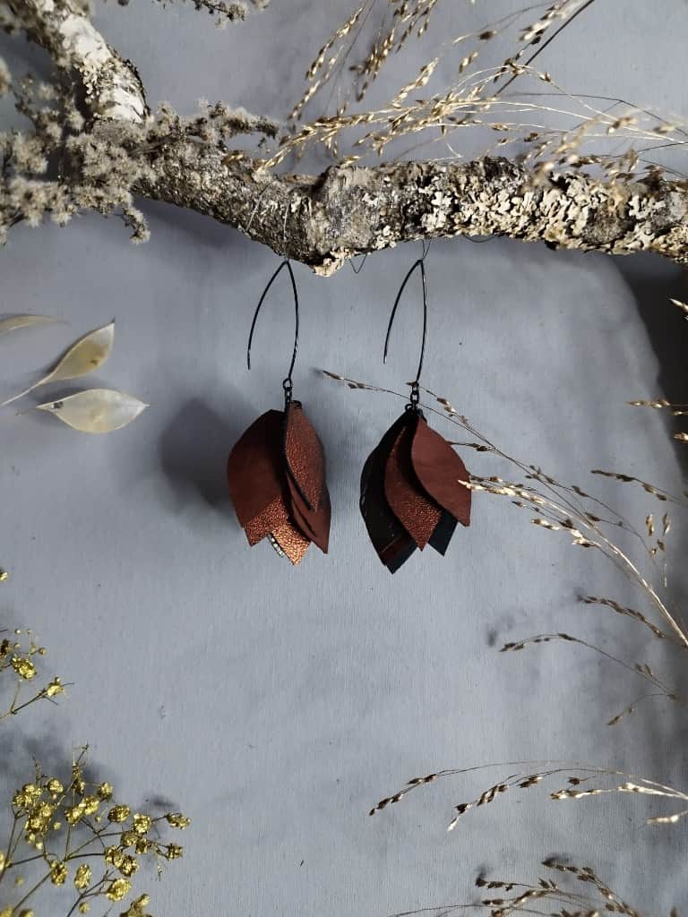 Ādas "Lielo lapu auskari"