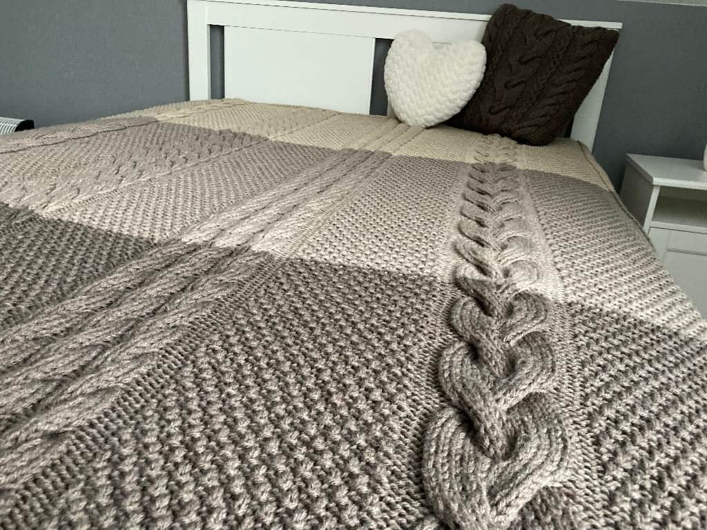 Ar rokām adīta 2-vietīgā sega – pārklājs