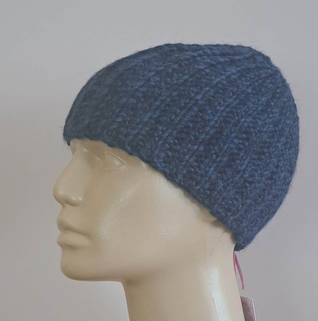 Rudens/ziemas cepure gan sievietēm, gan vīriešiem