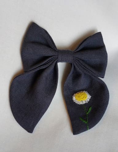 Lina matu bante ar izšuvumu, asfaltpelēka